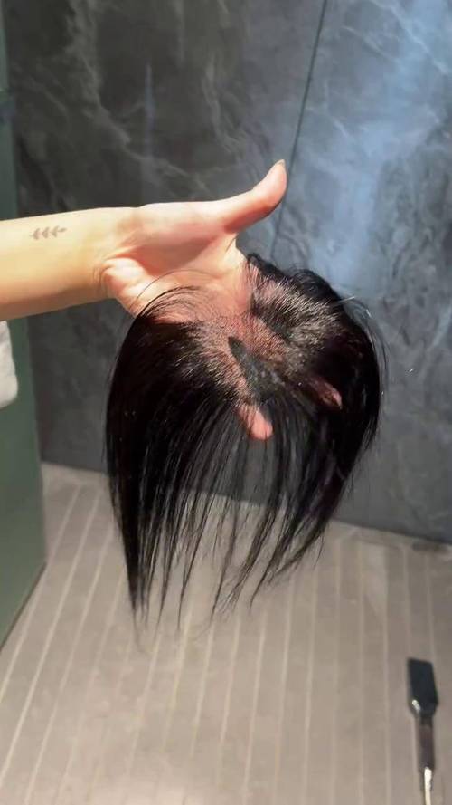 爱心假发意义非凡，为脱发者重拾自信，缓解心理负担