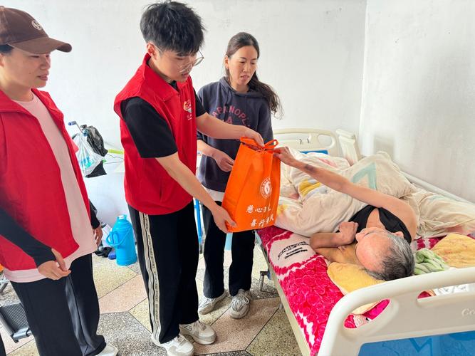 公益慈善：爱心相连助弱势群体，意义重大促社会和谐